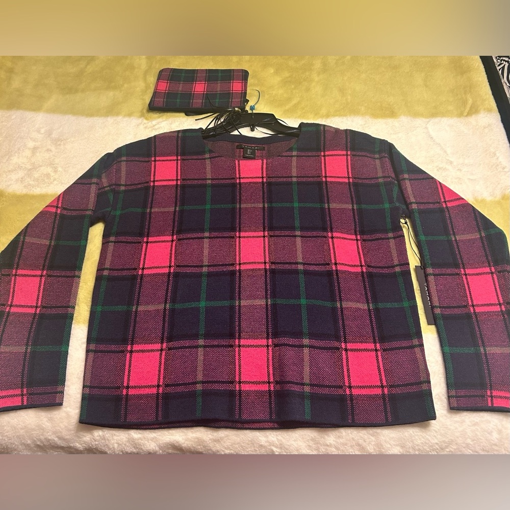 Tahari sweater for womenPink / Green Plaid W/matching clutch Large
